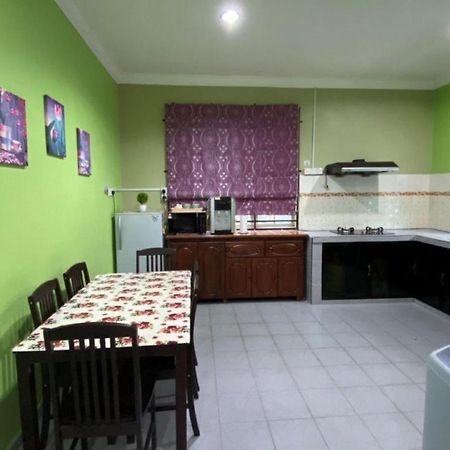 Seri Idaman Guest House Pasir Mas Exterior foto