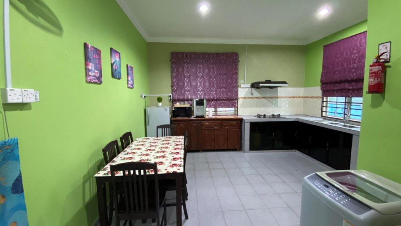 Seri Idaman Guest House Pasir Mas Exterior foto